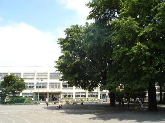 Primary school. 1000m to Yamato Elementary School