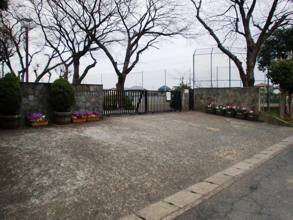 Junior high school. 766m until Yamato Municipal Tsuruma junior high school