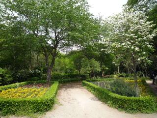 Other. 3-minute sample zoo MoriMidori of petting of walk from the local