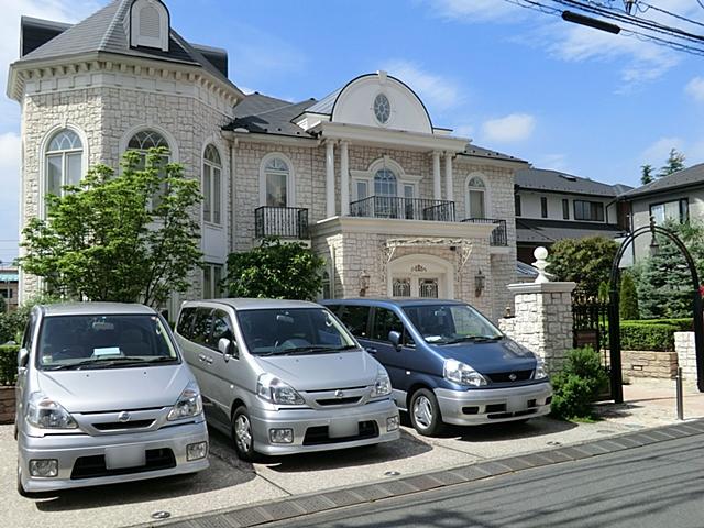 Hospital. Fir tree until the clinic 660m