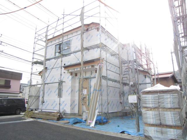 Local photos, including front road. Local (January 2014) Shooting