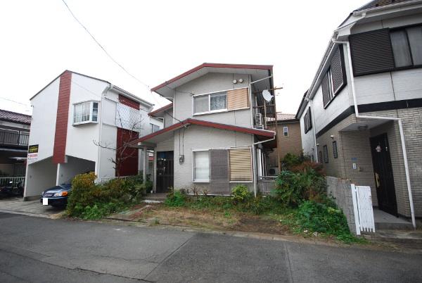 Local photos, including front road. Local (11 May 2013) Shooting