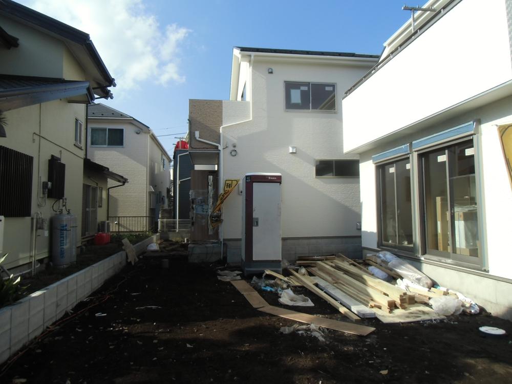 Local appearance photo. Local (11 May 2013) Shooting