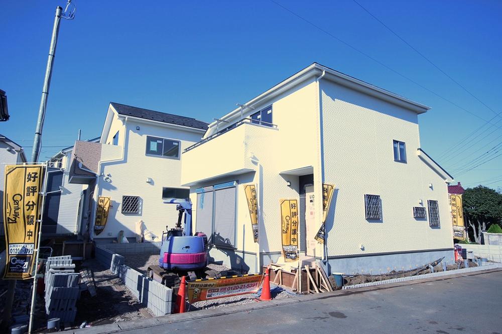 Local appearance photo. Local (11 May 2013) Shooting