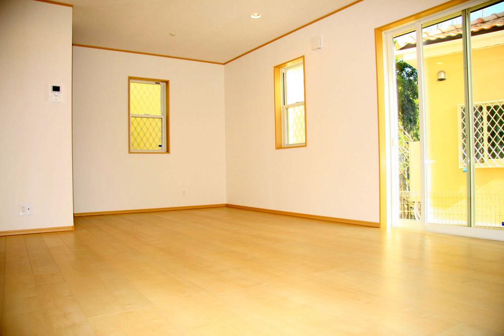 Living. 4 Building Indoor (September 2013) Shooting