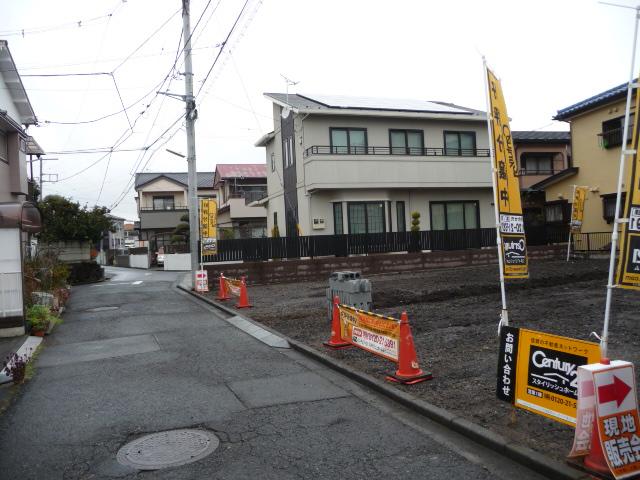 Local photos, including front road. Local (January 2014) Shooting