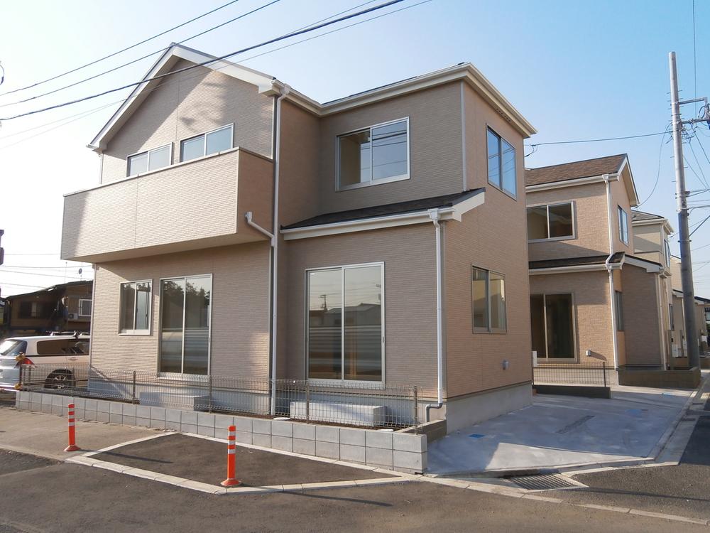 Local appearance photo. Local (12 May 2013) Shooting E Building is a positive per well in the southeast corner lot!