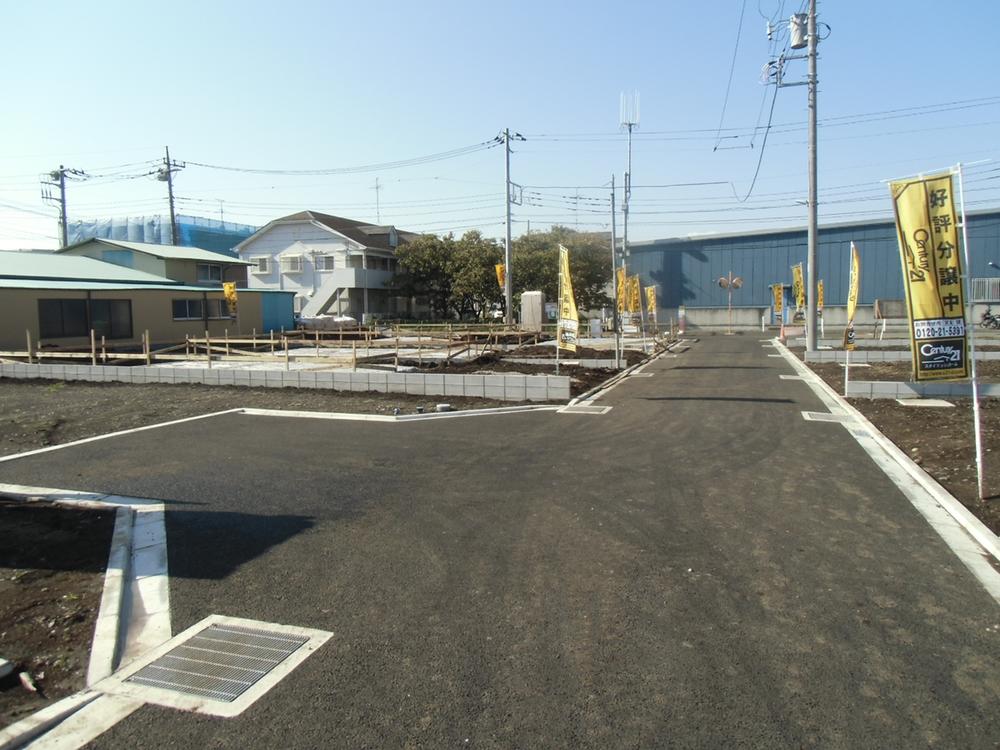 Local photos, including front road. Local (11 May 2013) Shooting