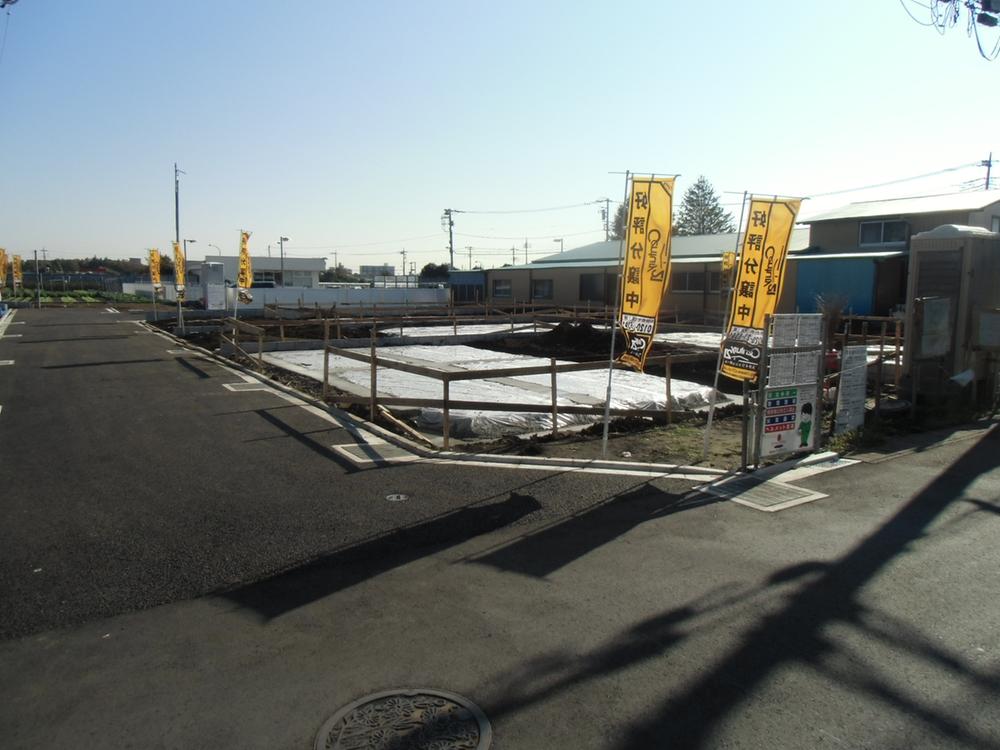 Local photos, including front road. Local (11 May 2013) Shooting