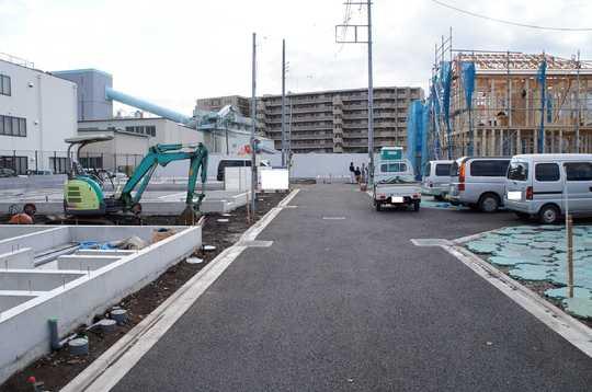 Local photos, including front road. Frontal road