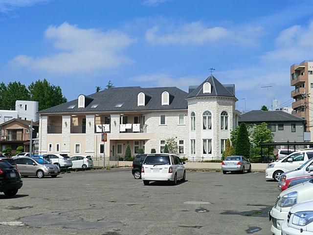 Hospital. Fir tree until the clinic 890m