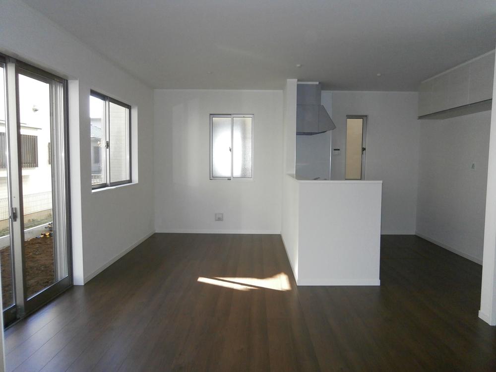 Living. Indoor (12 May 2013) Shooting We are living a chic shades.