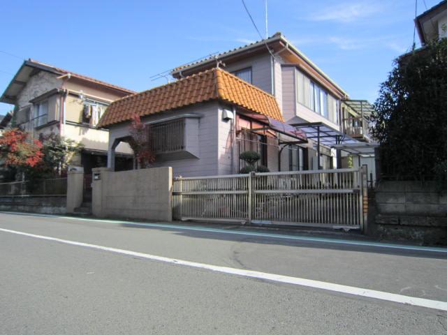 Local appearance photo. Local (12 May 2013) Shooting