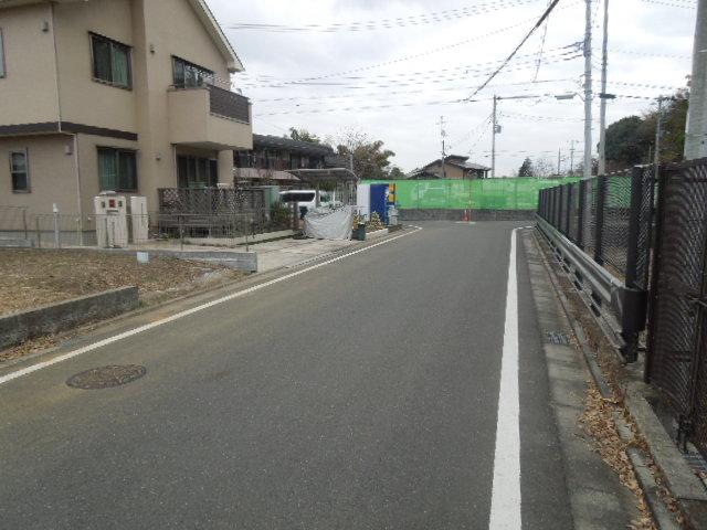 Local photos, including front road. Local (12 May 2013) Shooting