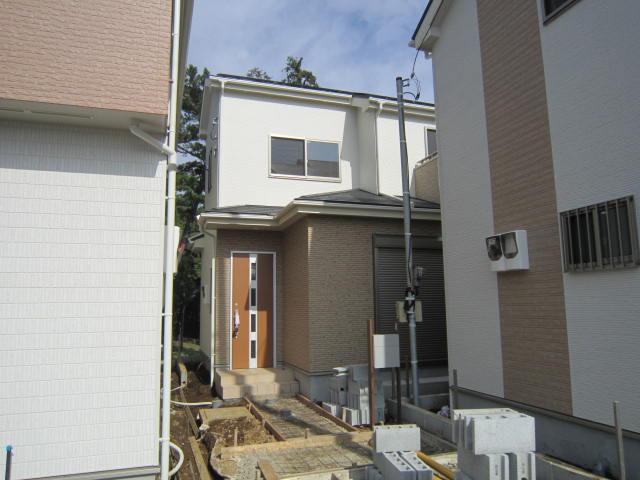 Local appearance photo. Local (11 May 2013) Shooting