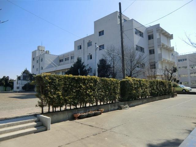 Junior high school. Hikichi stand 400m up to junior high school