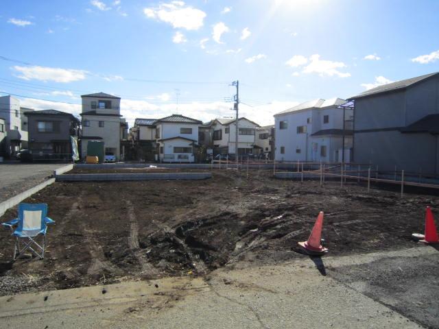 Local appearance photo. Local (12 May 2013) Shooting