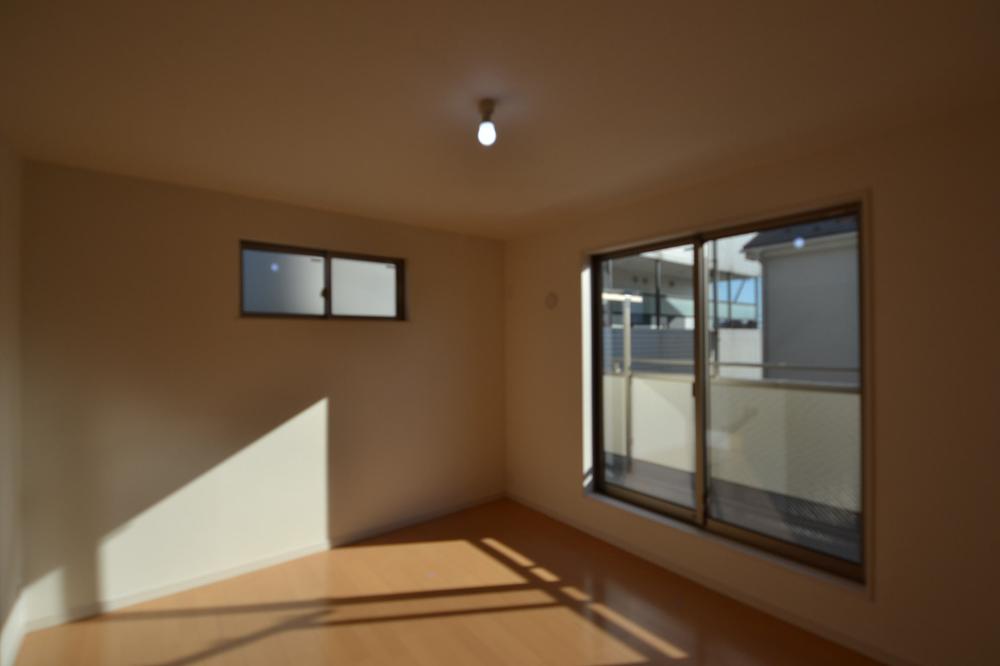 Non-living room. Indoor (12 May 2013) Shooting