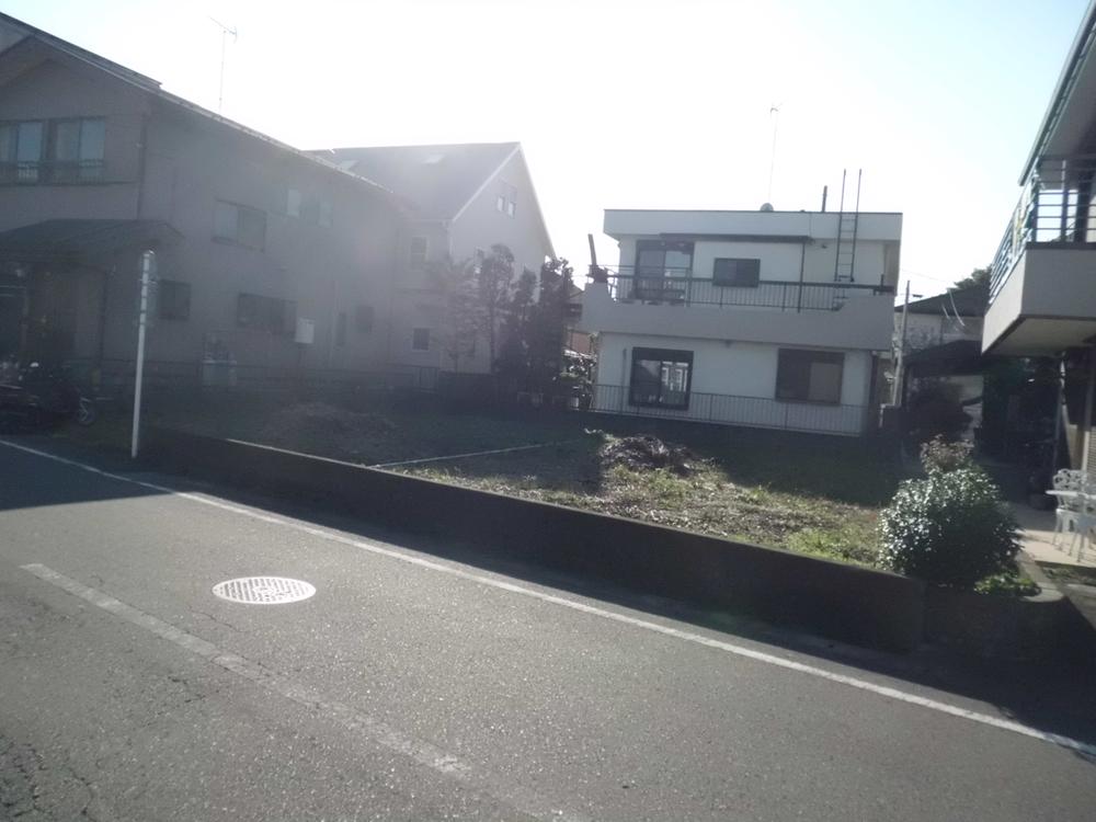 Local photos, including front road. Local (11 May 2013) Shooting