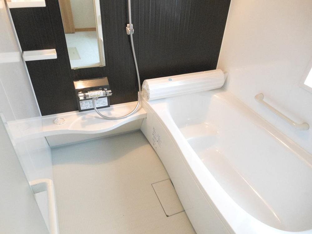 Bathroom. Building 2