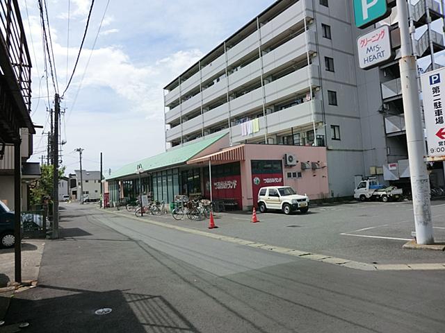 Supermarket. Tsurukame 906m to land Nishitsuruma shop