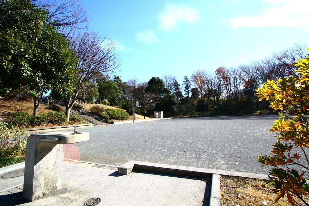 park. 630m until Yamauchi park