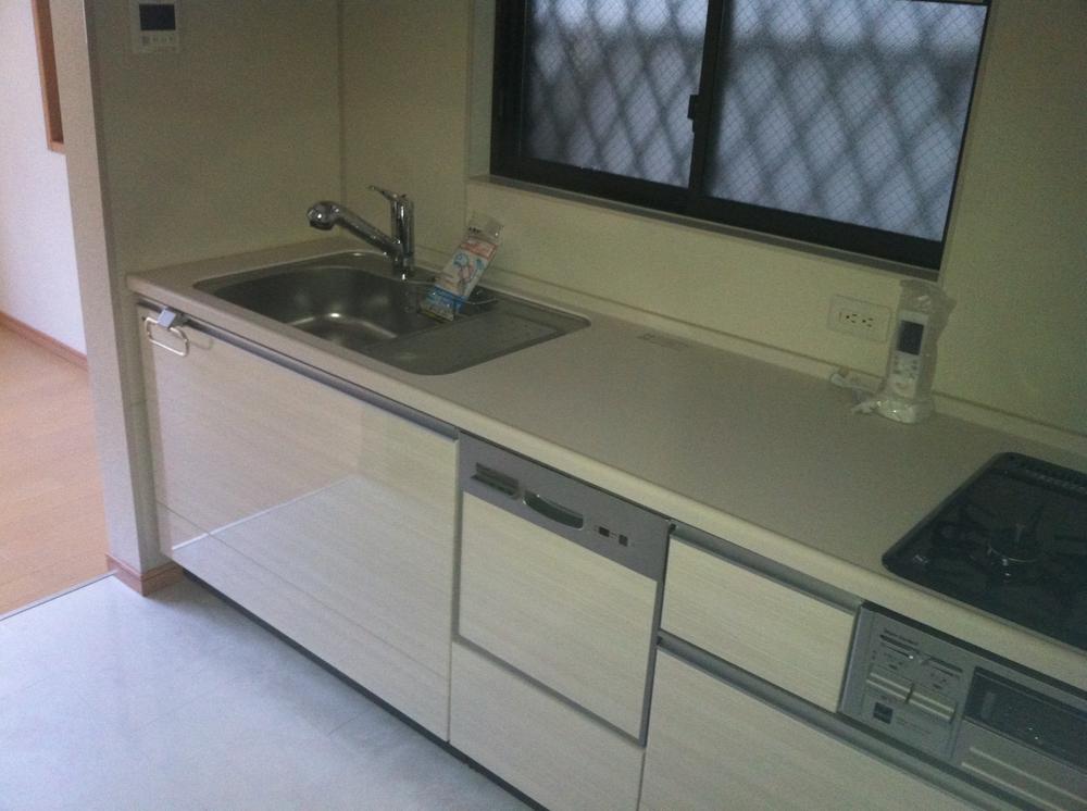 Kitchen. Indoor (12 May 2013) Shooting