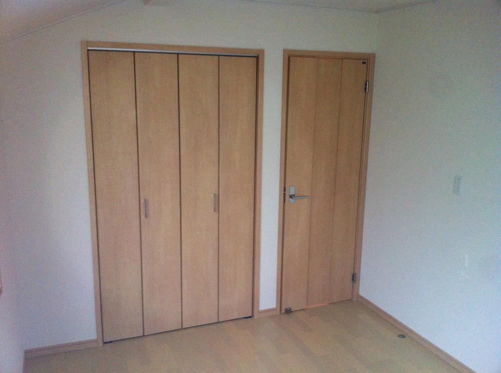 Non-living room. Indoor (12 May 2013) Shooting