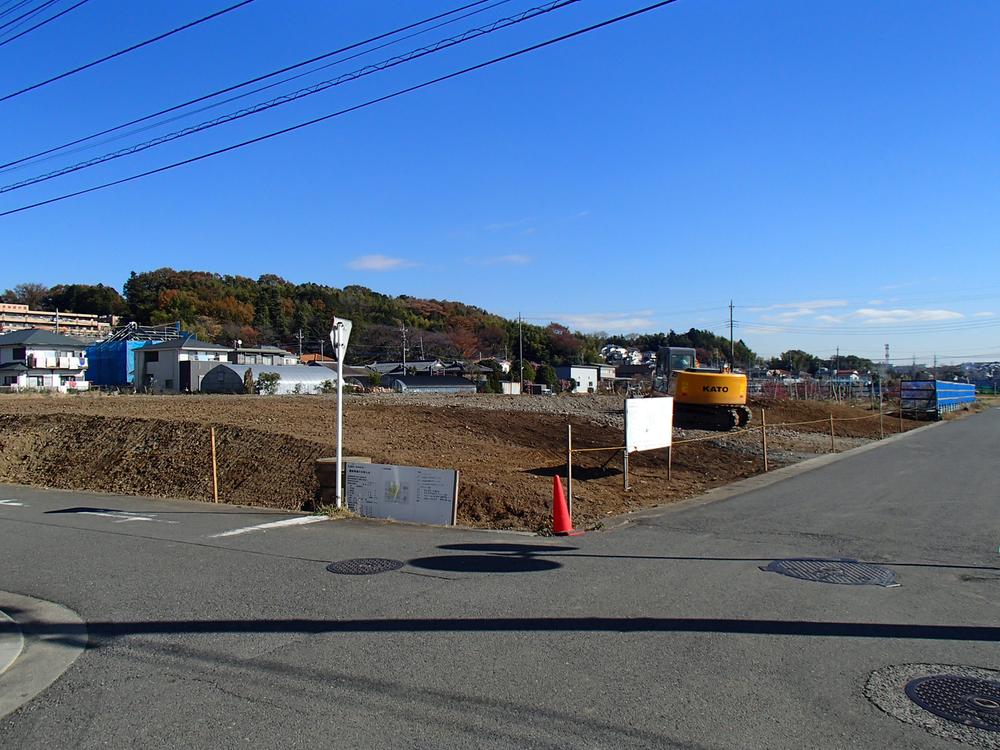 Local photos, including front road. Local (11 May 2013) Shooting