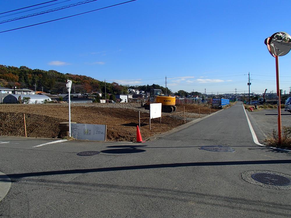 Local photos, including front road. Local (11 May 2013) Shooting