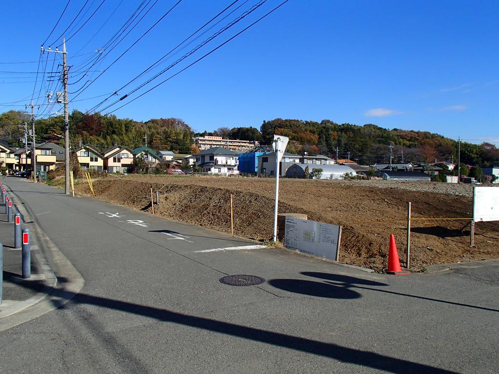 Local photos, including front road. Local (11 May 2013) Shooting