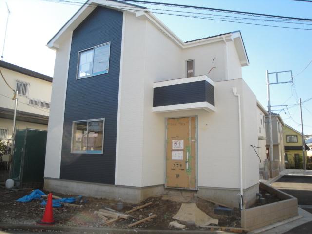 Local appearance photo. Local (12 May 2013) Shooting