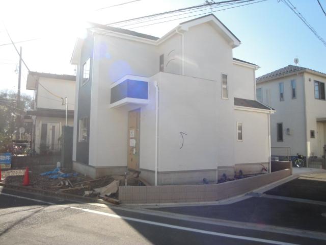 Local appearance photo. Local (12 May 2013) Shooting