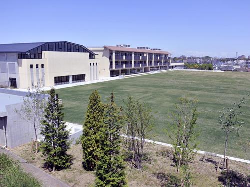 Primary school. 1220m to Keio Yokohama Elementary (April 2013 opened)