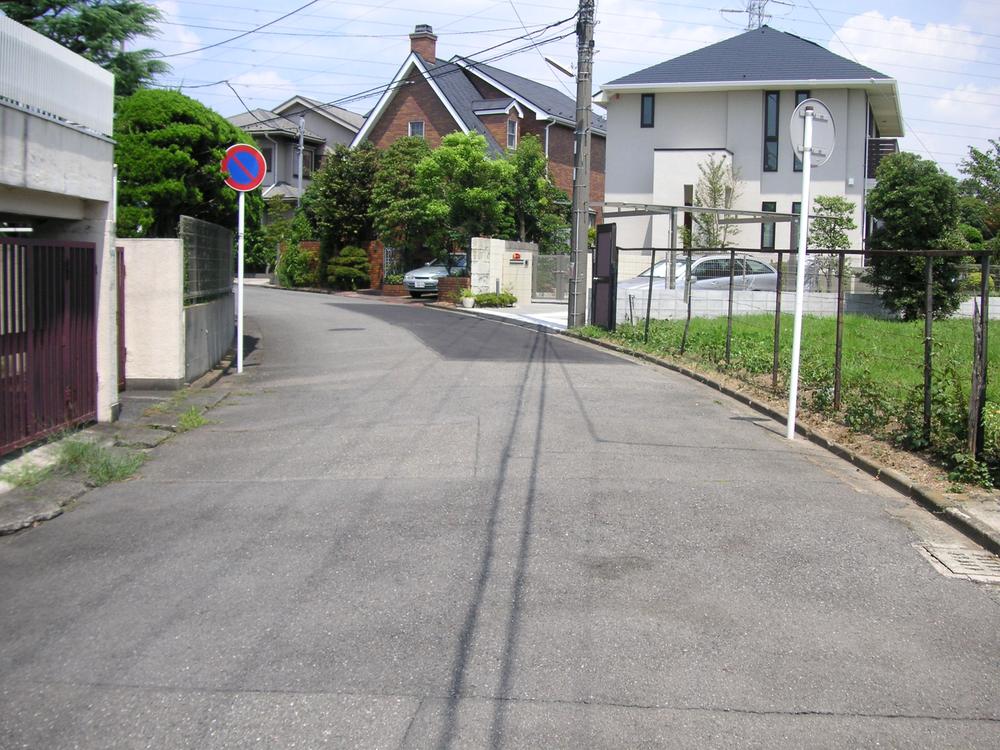 Local photos, including front road. Local shooting