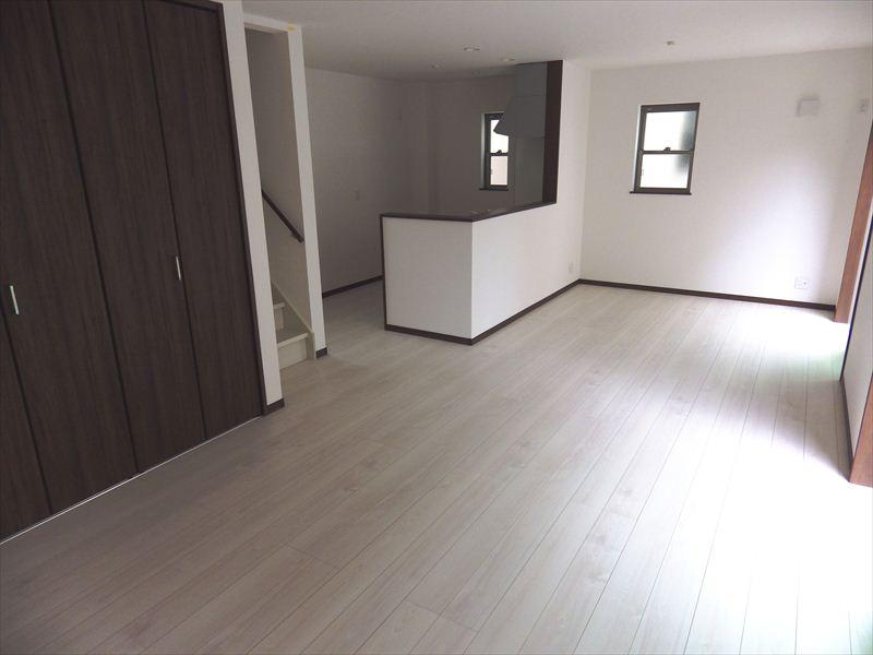 Same specifications photos (living). Same specifications