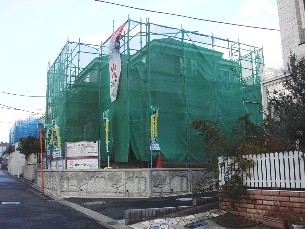 Local appearance photo. Local (12 May 2013) Shooting