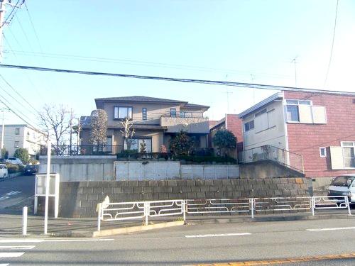 Local photos, including front road. Local (12 May 2013) Shooting