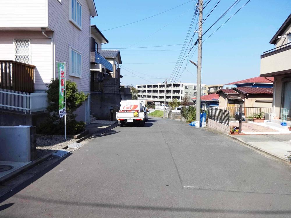 Local photos, including front road. Local (11 May 2013) Shooting