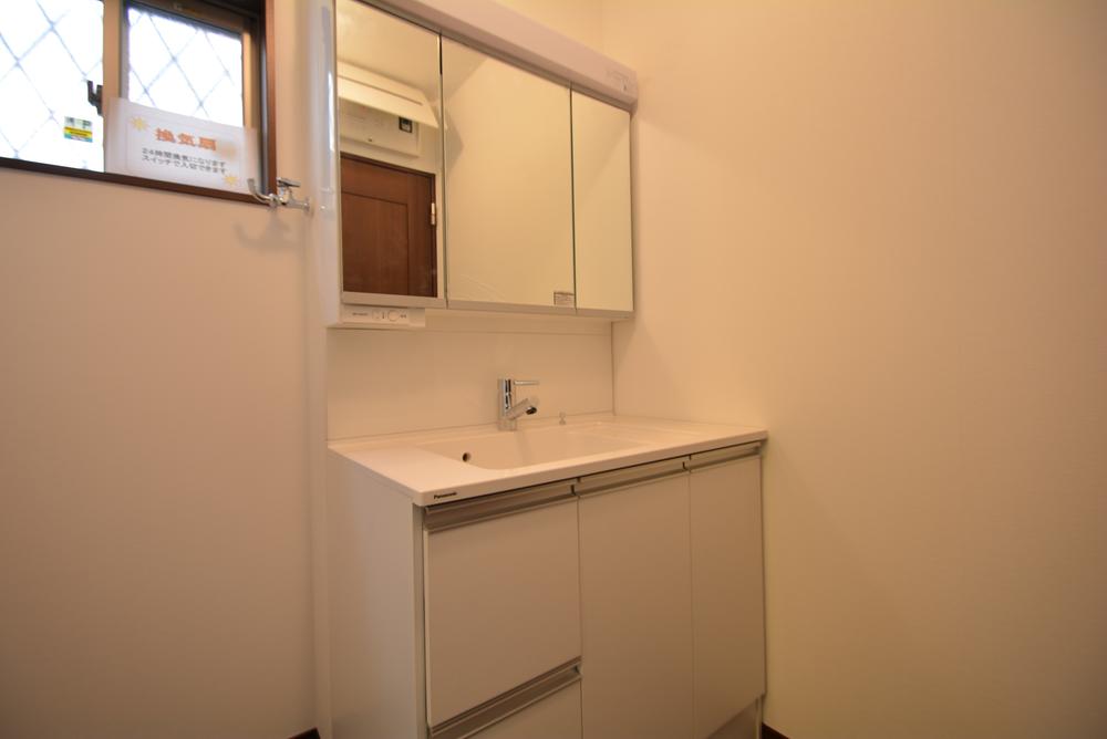 Same specifications photos (Other introspection). Same specifications