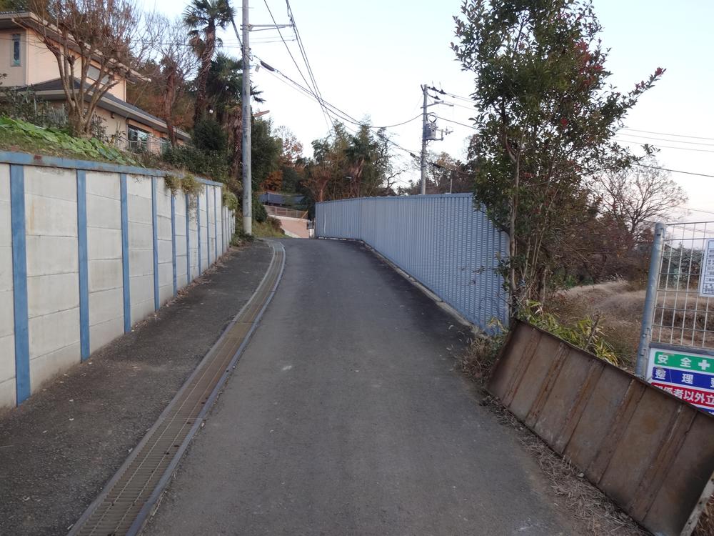 Local photos, including front road. Local (12 May 2013) Shooting