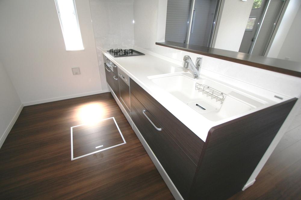 Kitchen. Local (September 2013) Shooting