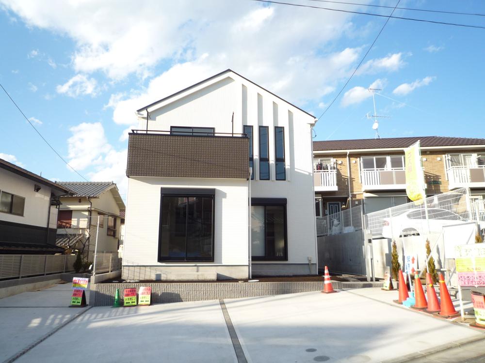 Other local. 1 Building's appearance.