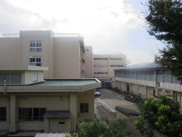 Primary school. Ichigao until elementary school 900m