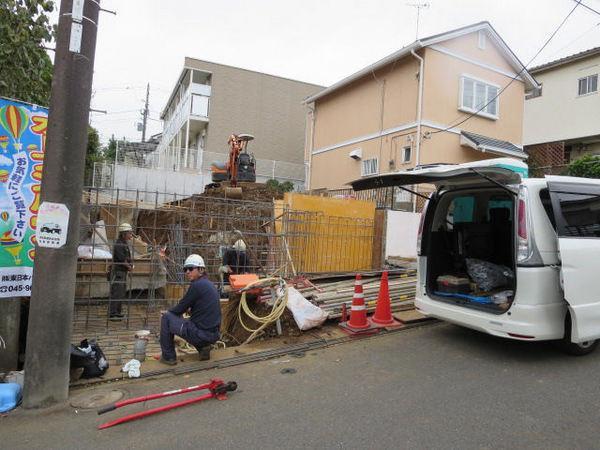 Local photos, including front road. Local (10 May 2013) Shooting