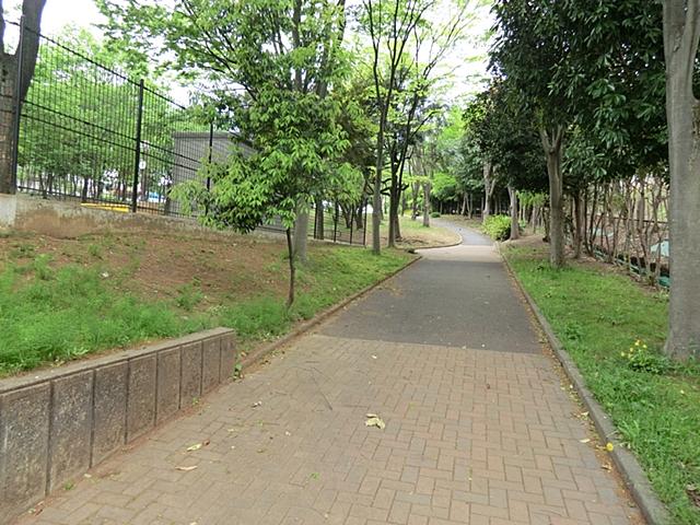 park. 600m until Eda Saruta park