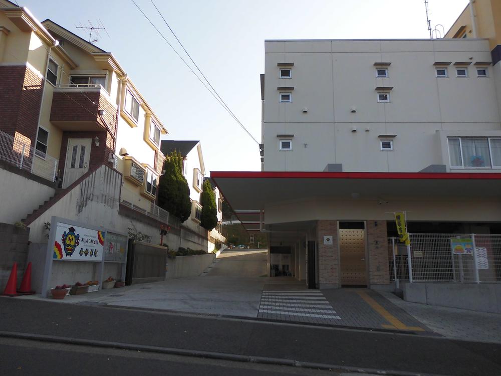 kindergarten ・ Nursery. Aiwa 400m until the sun kindergarten