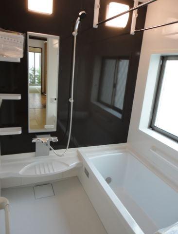 Same specifications photo (bathroom)