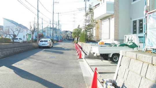 Local photos, including front road. Frontal road