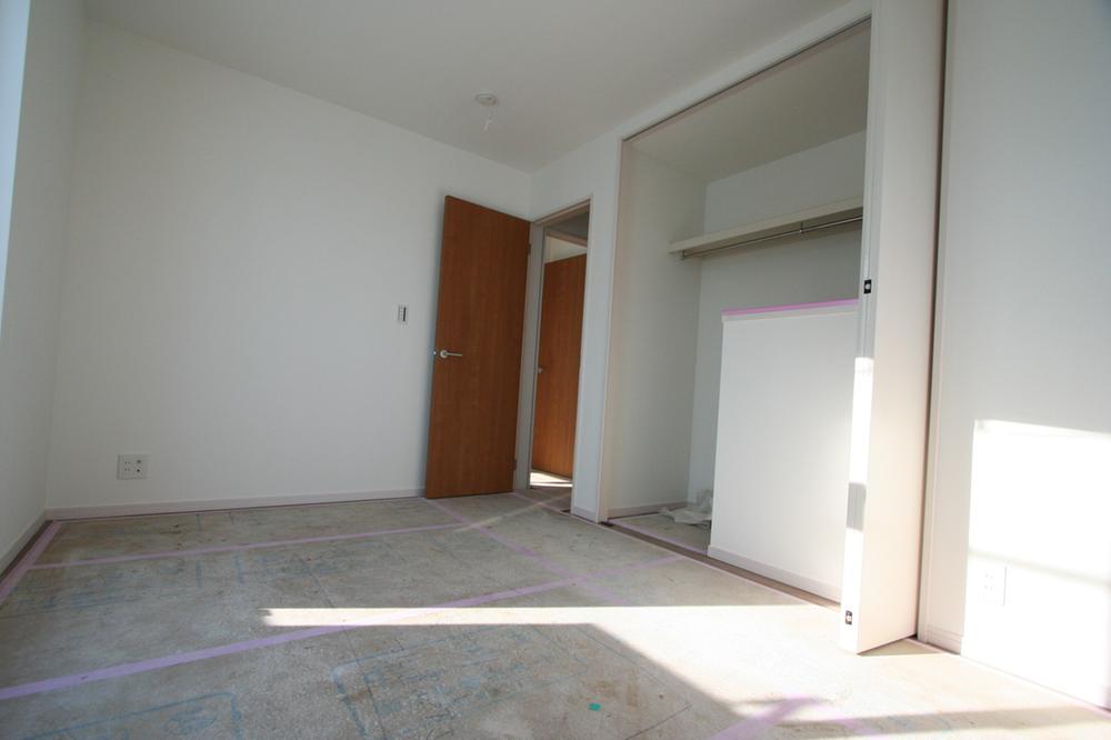 Non-living room. Indoor (12 May 2013) Shooting